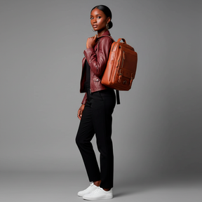 Mochila Executiva Refined Soul Couro - Couro Genuíno, Unissex, Design Polido Contemporâneo, Elegância Corporativa